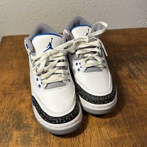 Jordan sz 4 youth tennis shoes